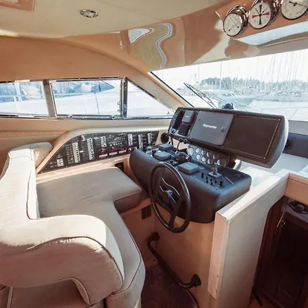 Ferretti 460 Botel *