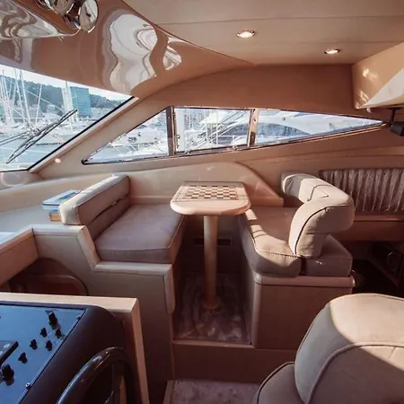 Ferretti 460