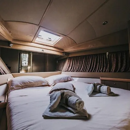 Ferretti 460 * Подстрана