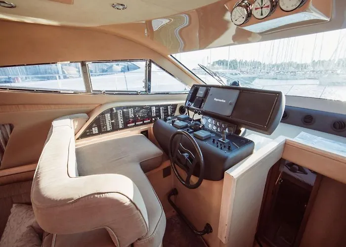 Ferretti 460 Botel *